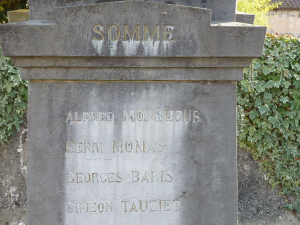 Monument aux morts 2.JPG