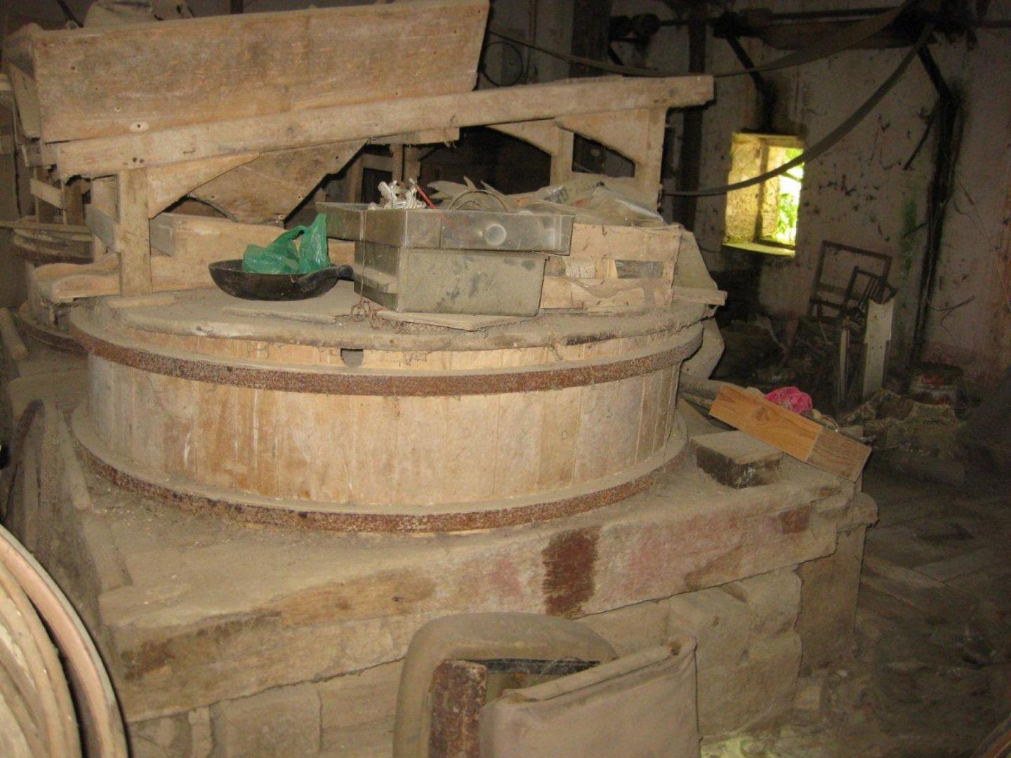 Meule moulin.jpg