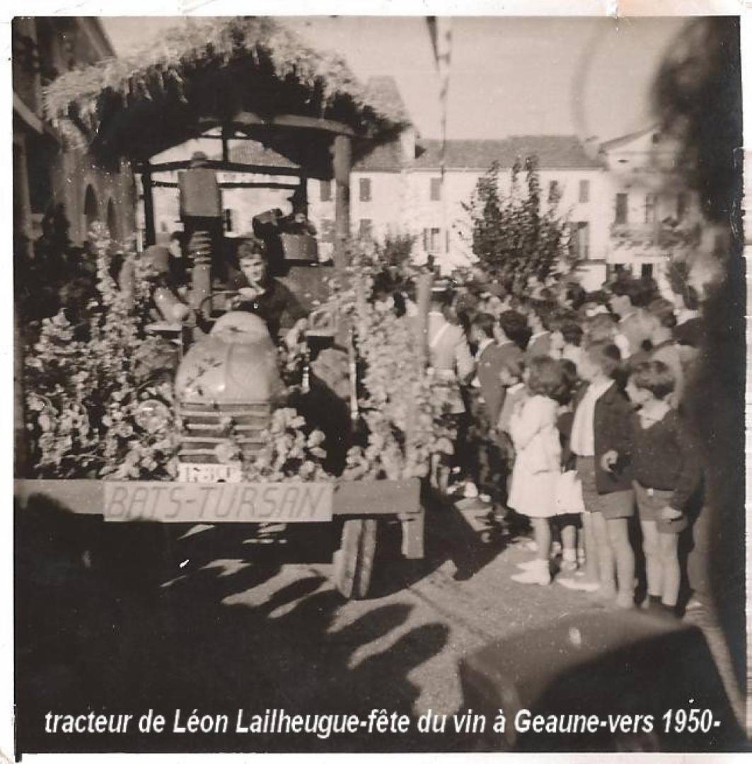 tracteur de léon tirant char fête du vin Geaune.jpg